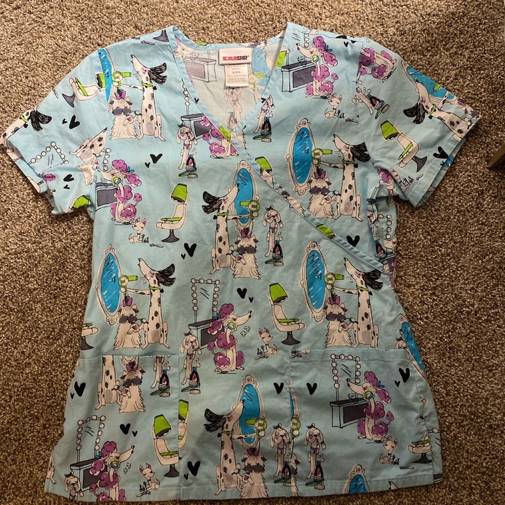 Women’s scrub top